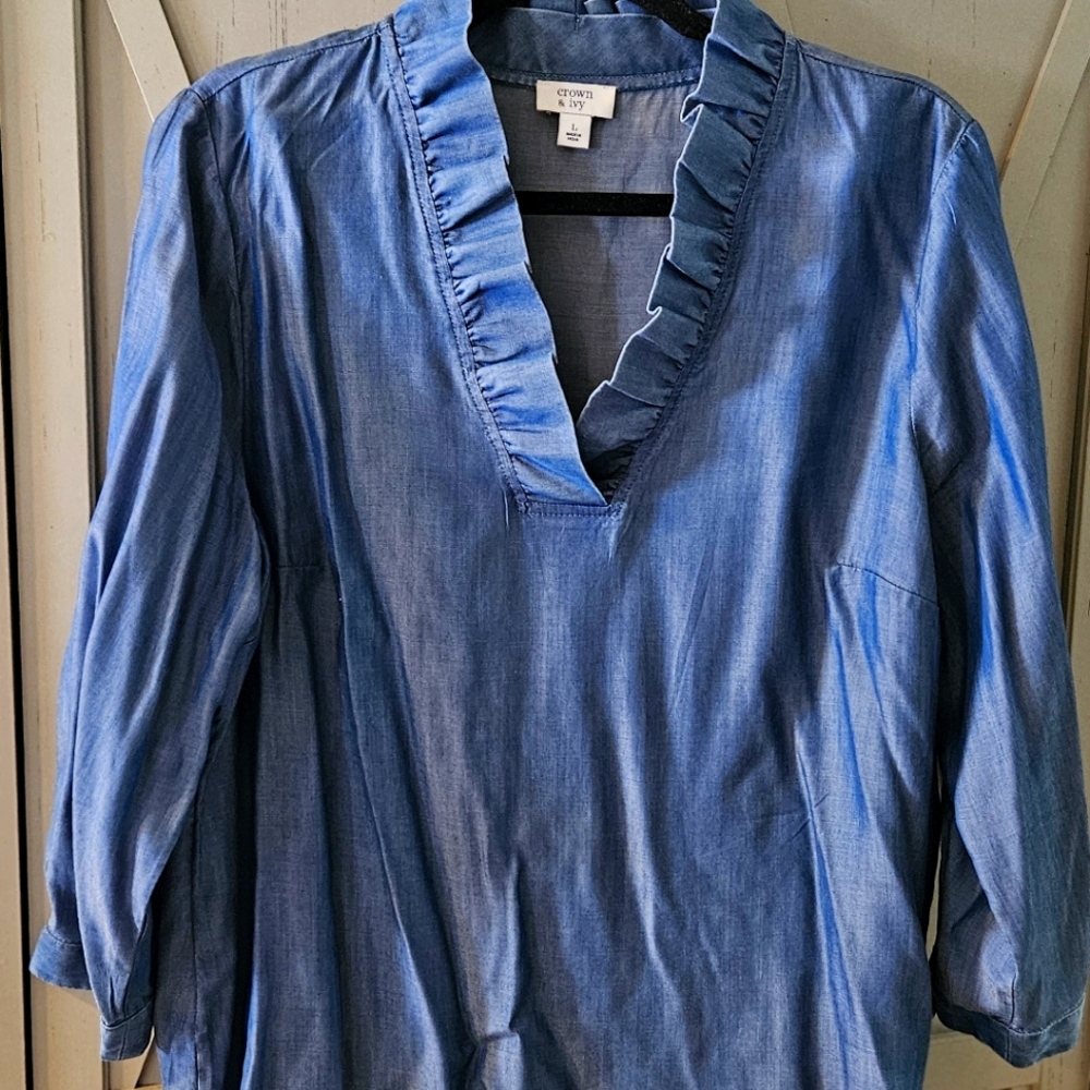 Crown & Ivy Denim Blue Ruffle Blouse Large